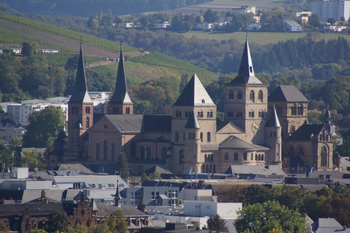 Blick auf den Dom in Trier.