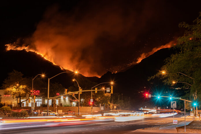 Waldbrand in Los Angeles bedroht die Stadt.