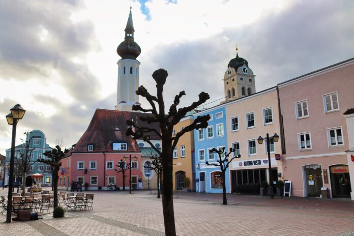 Blick auf den Kirchturm von Erding