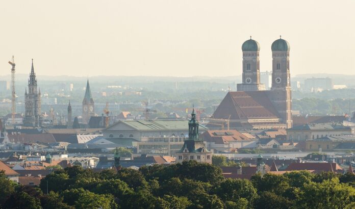 Blick auf München und die Frauenkirche