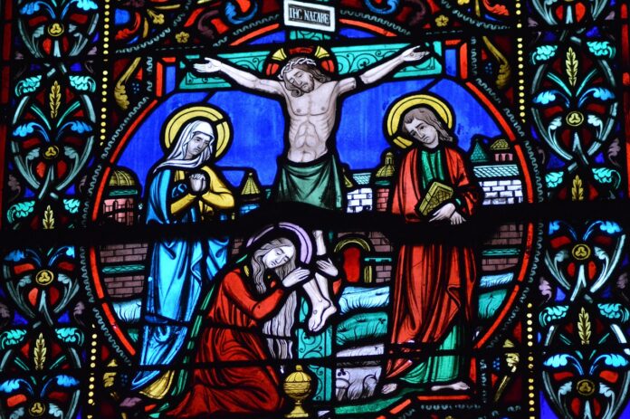 Kirchenbuntglas, Jesus am Kreuz