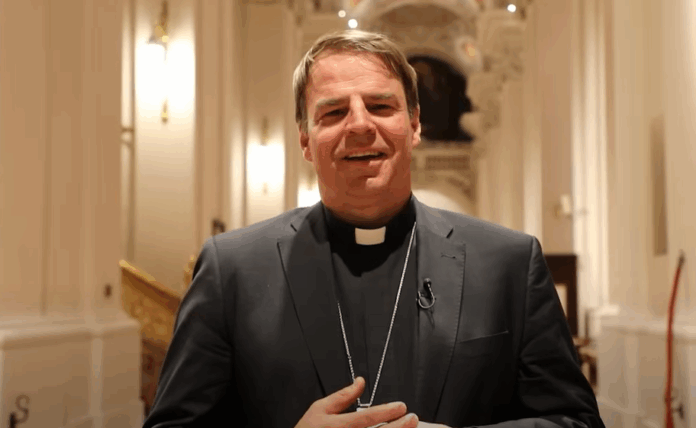 Bischof Oster, einer der Bischöfe, der die Kritik am Synodalen Weg erneuerte