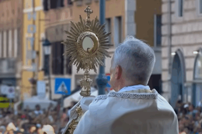 Papst Leo, bei der Fronleichnamsprozession. Christus, das Brot des Lebens.