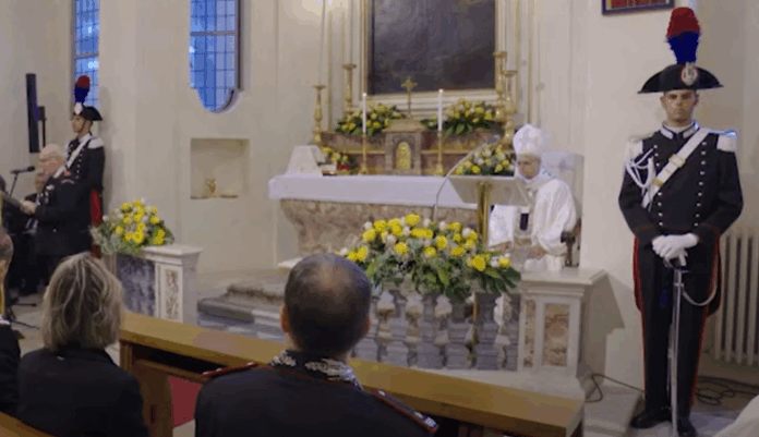 Papst Leo XIV. bei der Messe in der Kapelle der Carabinieri-Station