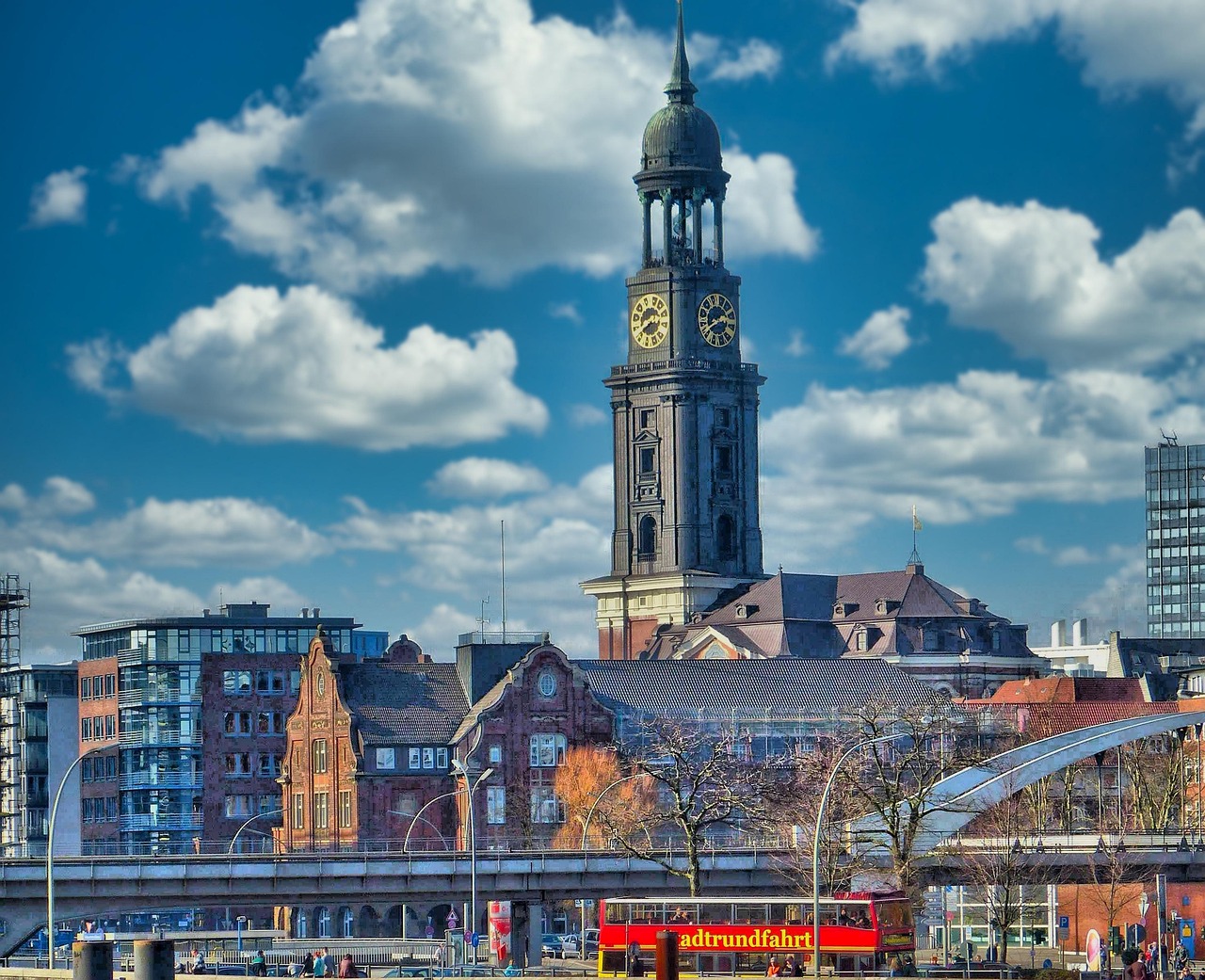 Das Erzbistum Hamburg lädt unter dem Motto "Beten.Einfach.Machen" dazu ein - im Gebet die Beziehung zu Gott zu vertiefen.
