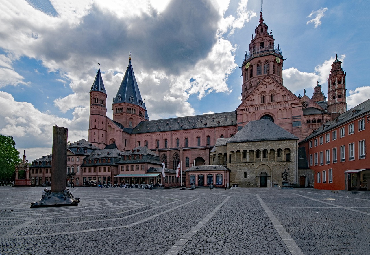 mainzer-cathedral-2352959_1280 Im Mainzer Dom findet im August ein Domkonzert zum Gutenberg-Jubiläum statt