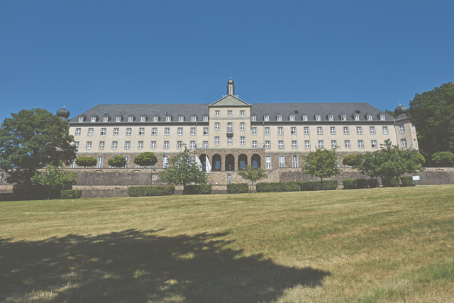 Das Kardinal Schulte Haus. Der Sitz des Thomas-Morus-Akademie Bensberg.