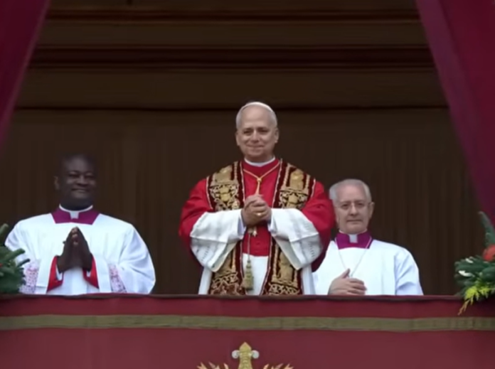 Papst Leo XIV. bei seinem ersten 