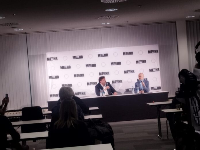 Johannes Hartl beim Auftakt der Mehr-Konferenz