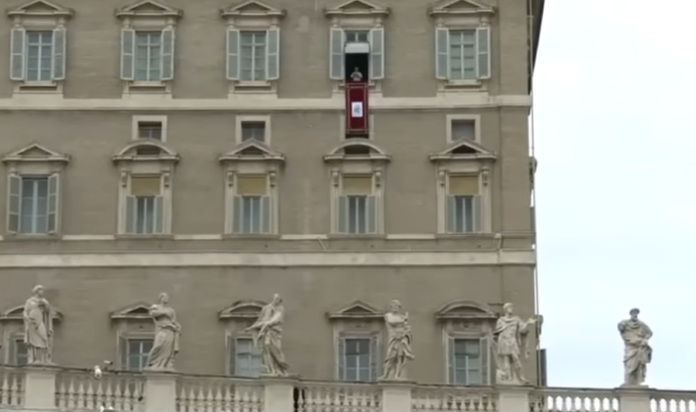 Papst Leo XIV. mahnt beim Angelus zu Wachsamkeit.