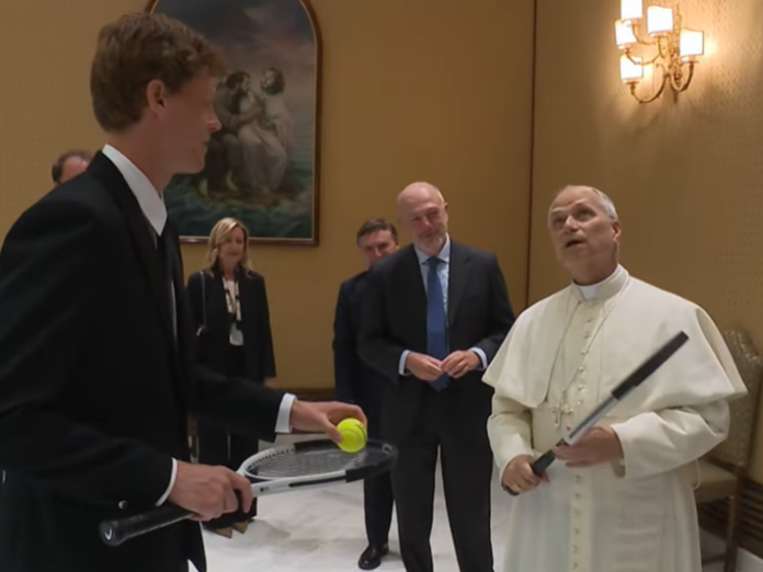Papst Leo empfing Tennis-Star Yannik Sinner im Mai 2025 zu einer Audienz.