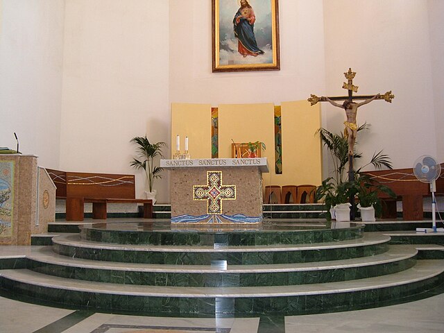 Der Altar der Sacro Cuore di Gesu im römischen Stadtteil Ponte Mammolo