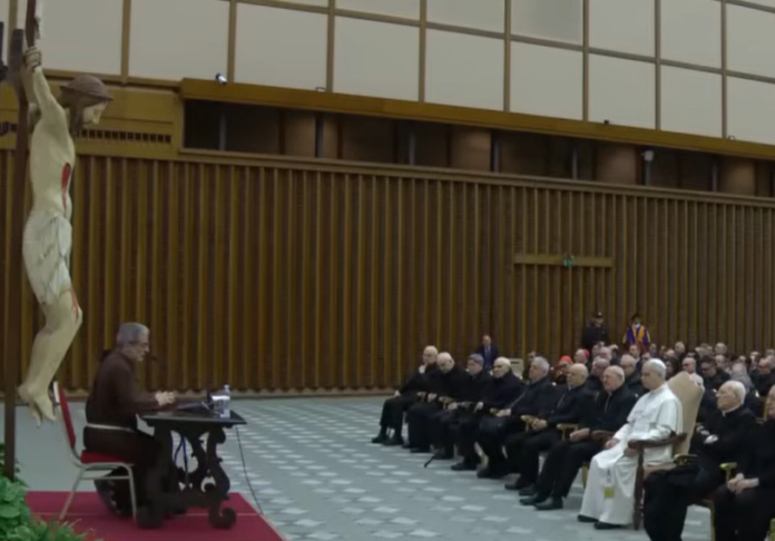 Fastenpredigt über Brüderlichkeit in der Audienzhalle