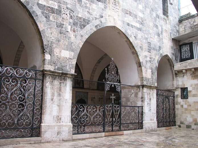 Gemäuer der Kathedrale St. James in Jerusalem